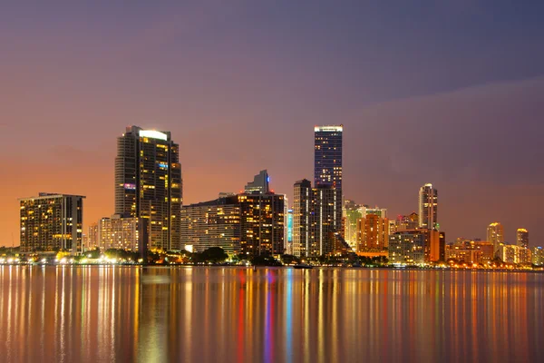 Miami skyline in de schemering — Stockfoto