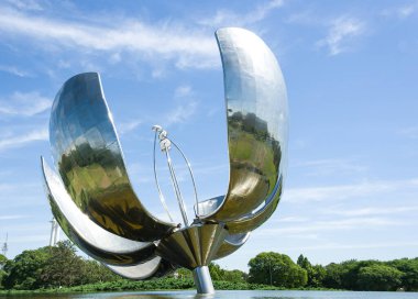 Buenos Aires Argetina 'da Floralis Generica metal heykeli