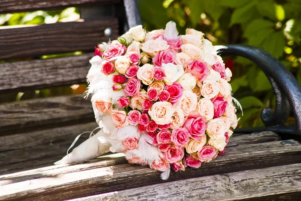 Ramo de boda con rosas —  Fotos de Stock