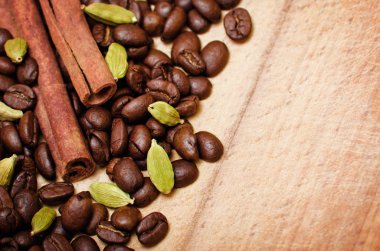 kahve, kakule ve tarçın