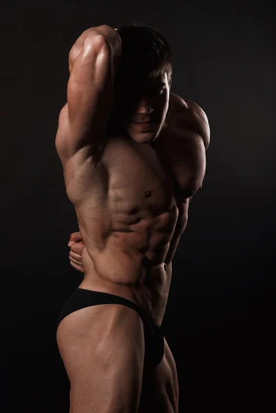 Poto de atleta desnudo con cuerpo fuerte —  Fotos de Stock