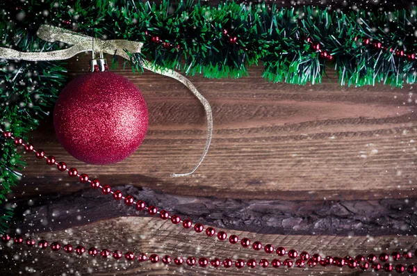 Weihnachtskarte mit rotem Spielzeug — Stockfoto