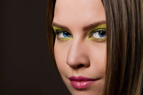 Mode schoonheid meisje. prachtige vrouw portret. make-up — Stockfoto