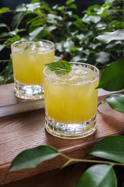 Stylish Tasty Modern Drink Beautiful Glass Bar Counter Restaurant Lemon — Stock Photo, Image