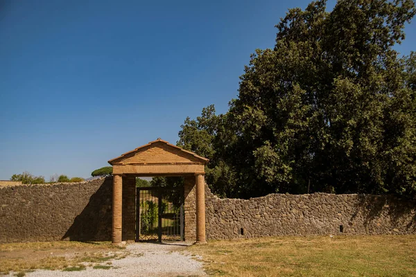 庞培考古公园 意大利南部维苏威附近的一个巨大的挖掘区 一座在熔岩下惨死的古城旧城的街道 欧洲历史名胜古迹的步行 — 图库照片