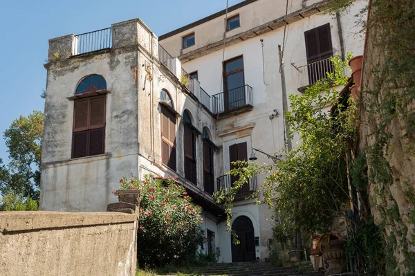 View City Mountains Old Shabby White Villa Ancient Streets Naples — 图库照片