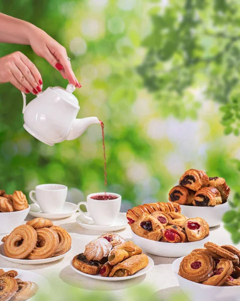 Party Green Garden Woman Hand Pours Tea White Teapot Cup — Foto Stock