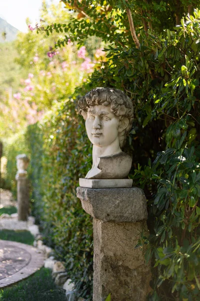 Garden Sculpture Male Head Bust Roman Statue Summer Garden — Stock Photo, Image