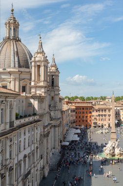 Sant 'Agnese in Agone (Piazza Navona' da Sant 'Agnese) İtalya' nın başkenti Roma 'da 17. yüzyıl Barok kilisesidir. Şehrin tarihi merkezindeki en büyük kentsel alanlardan biri olan Piazza Navona 'ya bakıyor.