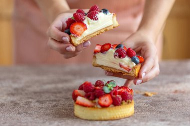 Meyveli kek, lezzetli tart..