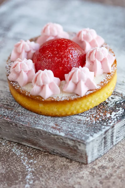 Tarta con bayas, deliciosa tartaleta. — Foto de Stock