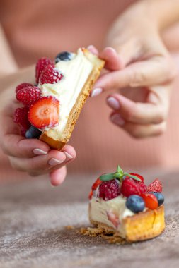 Meyveli kek, lezzetli tart..