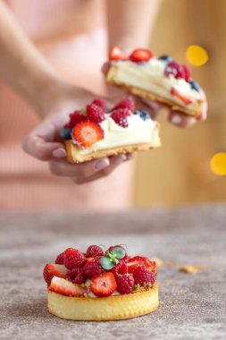 Meyveli kek, lezzetli tart..