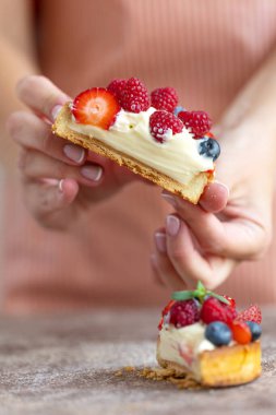 Meyveli kek, lezzetli tart..