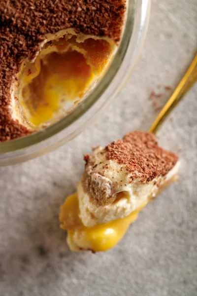 Tiramisu. Dessert mit Sahne zum Frühstück. Stockbild