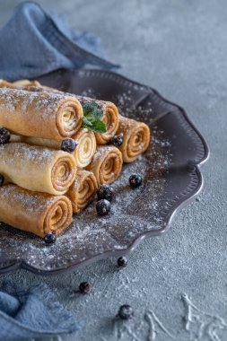 İnce krepler. Masada Shrovetide tatili.