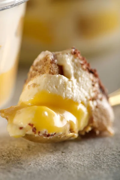 Tiramisu. Sobremesa com creme para café da manhã. — Fotografia de Stock