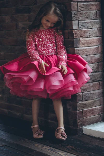 Счастливая Маленькая Девочка Красивом Платье Высокое Качество Фото — стоковое фото