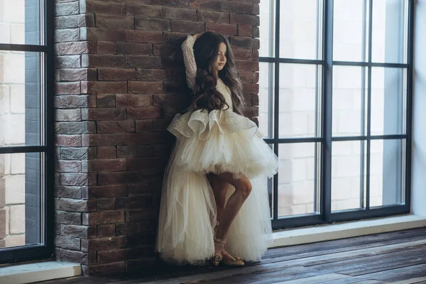 Niña Feliz Con Hermoso Vestido Foto Alta Calidad —  Fotos de Stock