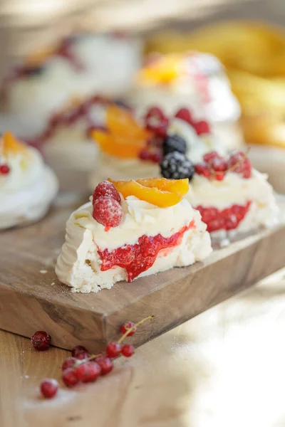 Dessert Pavlova Delicious Beautiful Breakfast High Quality Photo — Zdjęcie stockowe