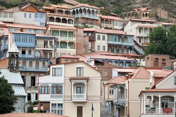 Houten balkons in tbilisi. — Stockfoto