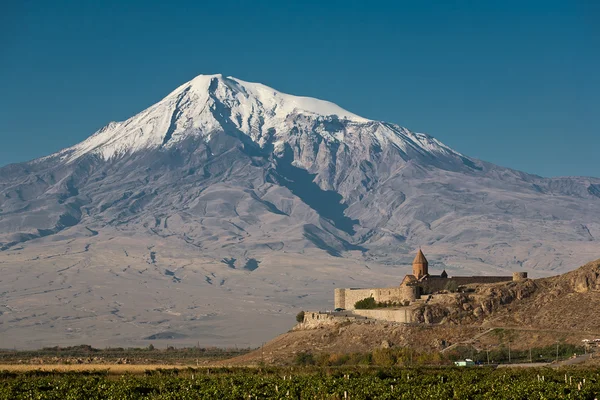 Starożytne ormiańskiego Kościoła khor Virap znacznie — Zdjęcie stockowe