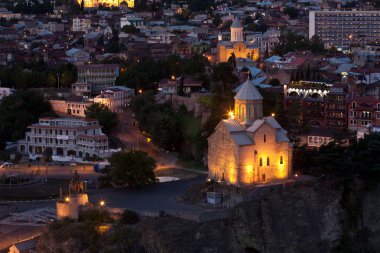 Tiflis gece manzarası.