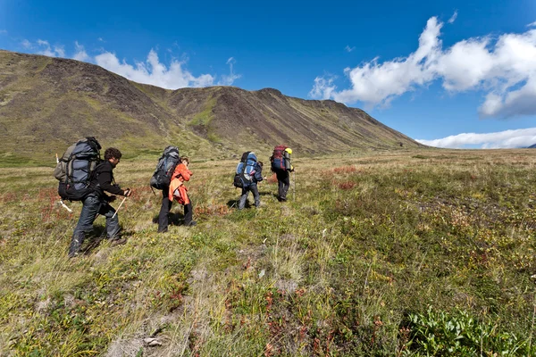Caminhada no vale de Kamchatka . — Fotografia de Stock