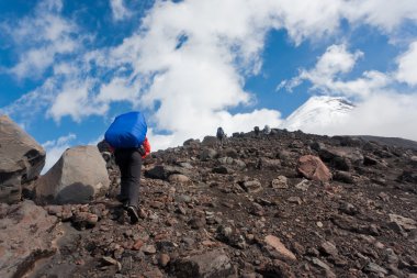 Kamçatka üzerinde trekking.
