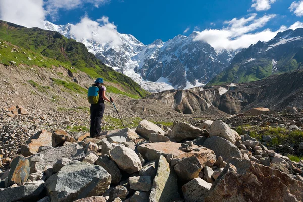 Hiking girl. — Stock Photo, Image