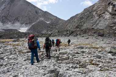 Grup yürüyüşçü.