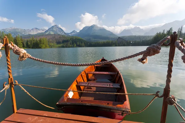 Barcos na lagoa . — Fotografia de Stock