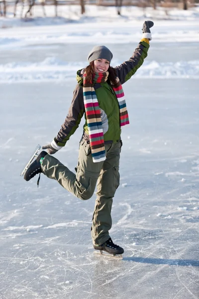 Meisje met schaatsen. — Stockfoto