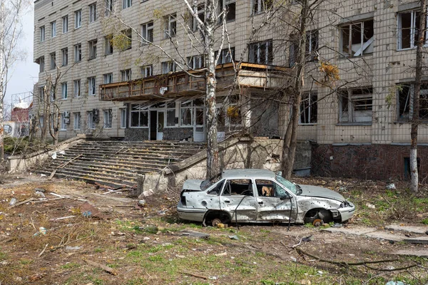 イルピン キエフ地方 ウクライナ 2022 ロシアの侵略者の攻撃の結果として イルピンの街の混乱と荒廃 ウクライナでの戦争 — ストック写真