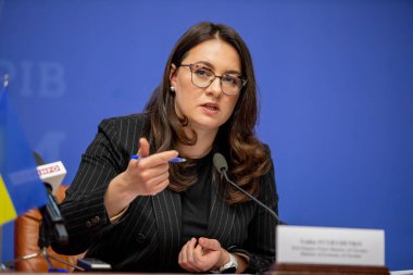 KYIV, UKRAINE - 18 Mayıs 2022: Polonya iklim ve çevre bakanı Anna Moskwa ve Ukrayna Ekonomi Bakanı Yuliia Svyrydenko. Ukrayna 'da Savaş.