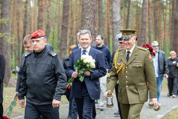 Bykivnia Ukrajina Května 2022 Slavnostní Ceremoniál Ukrajinských Polských Delegací Počest — Stock fotografie