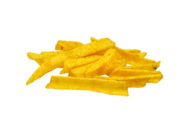 Beyaz arkaplanda patates cipsi