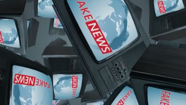 Muchos receptores de TV con noticias falsas en las pantallas — Vídeo de stock