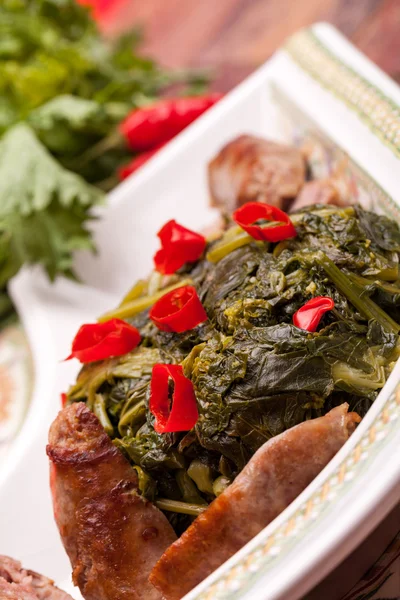 Closeup Of Plate With Broccoli Rabe And Sausages — Stock Photo, Image