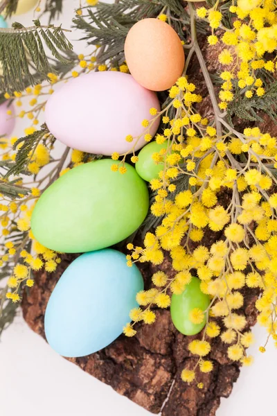 Huevos de Pascua en colores pastel — Foto de Stock