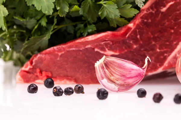 Vitlök och kött - selektiv fokus — Stockfoto