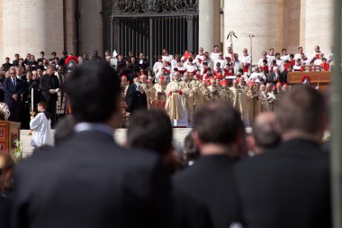 Papa francis açılışı kitle