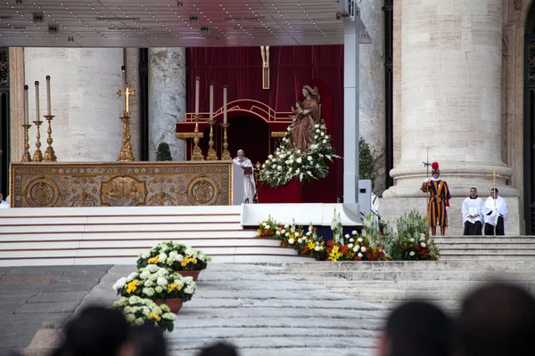 Papst Franziskus während der Einweihungszeremonie — Stockfoto