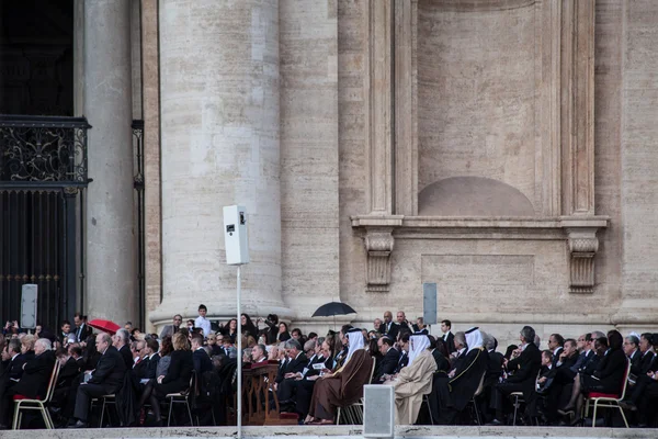 A pápa Francis felavatása tömeg — Stock Fotó