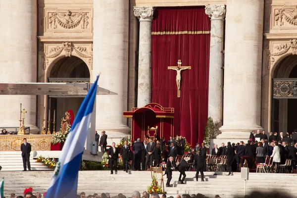 教皇弗朗西斯就职典礼大规模 — 图库照片