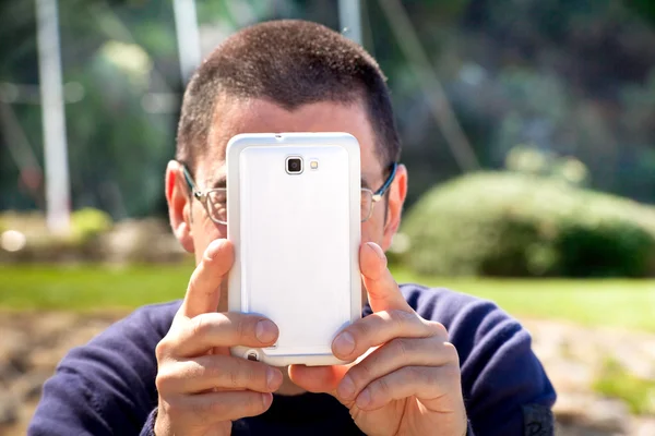 Man Taking Pictures With Smartphone — Stock Photo, Image