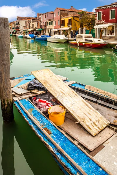 Boat On Canal In Murano — Stock Photo, Image