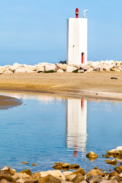 Weißer Leuchtturm — Stockfoto