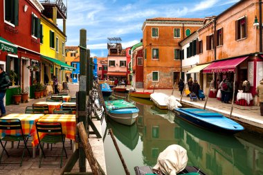 burano kanalda görünümünü