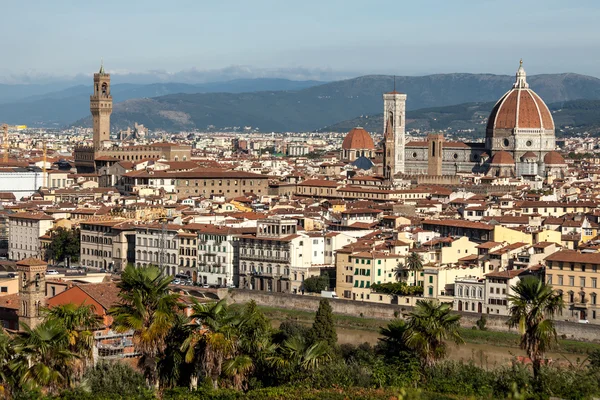 Florencie, bazilika santa maria del fiore a náměstí piazza della signor — Stock fotografie